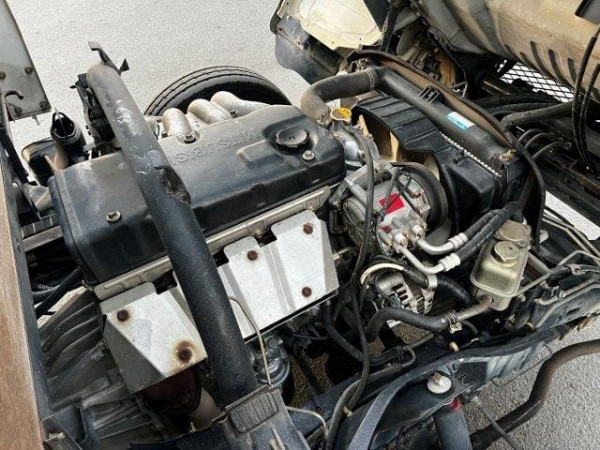 "Mitsubishi Canter 2000n(right-hand-drive | jft-987)