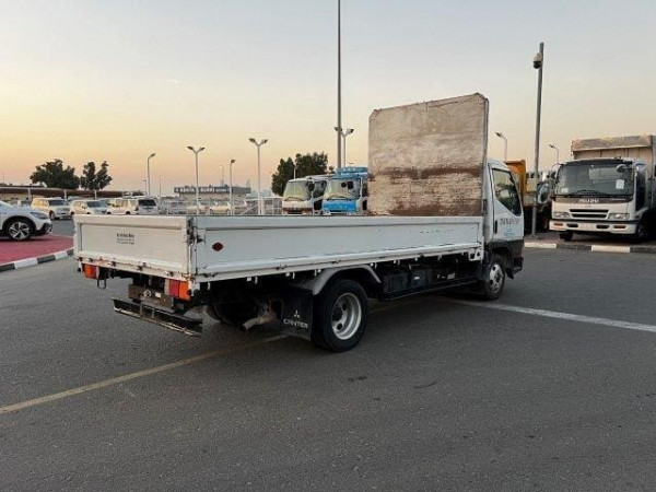 "Mitsubishi Canter 2000n(right-hand-drive | jft-987)
