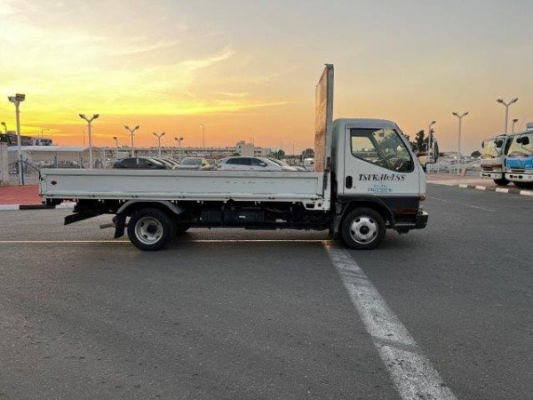 "Mitsubishi Canter 2000n(right-hand-drive | jft-987)