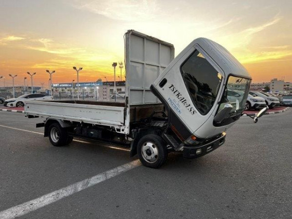 "Mitsubishi Canter 2000n(right-hand-drive | jft-987)